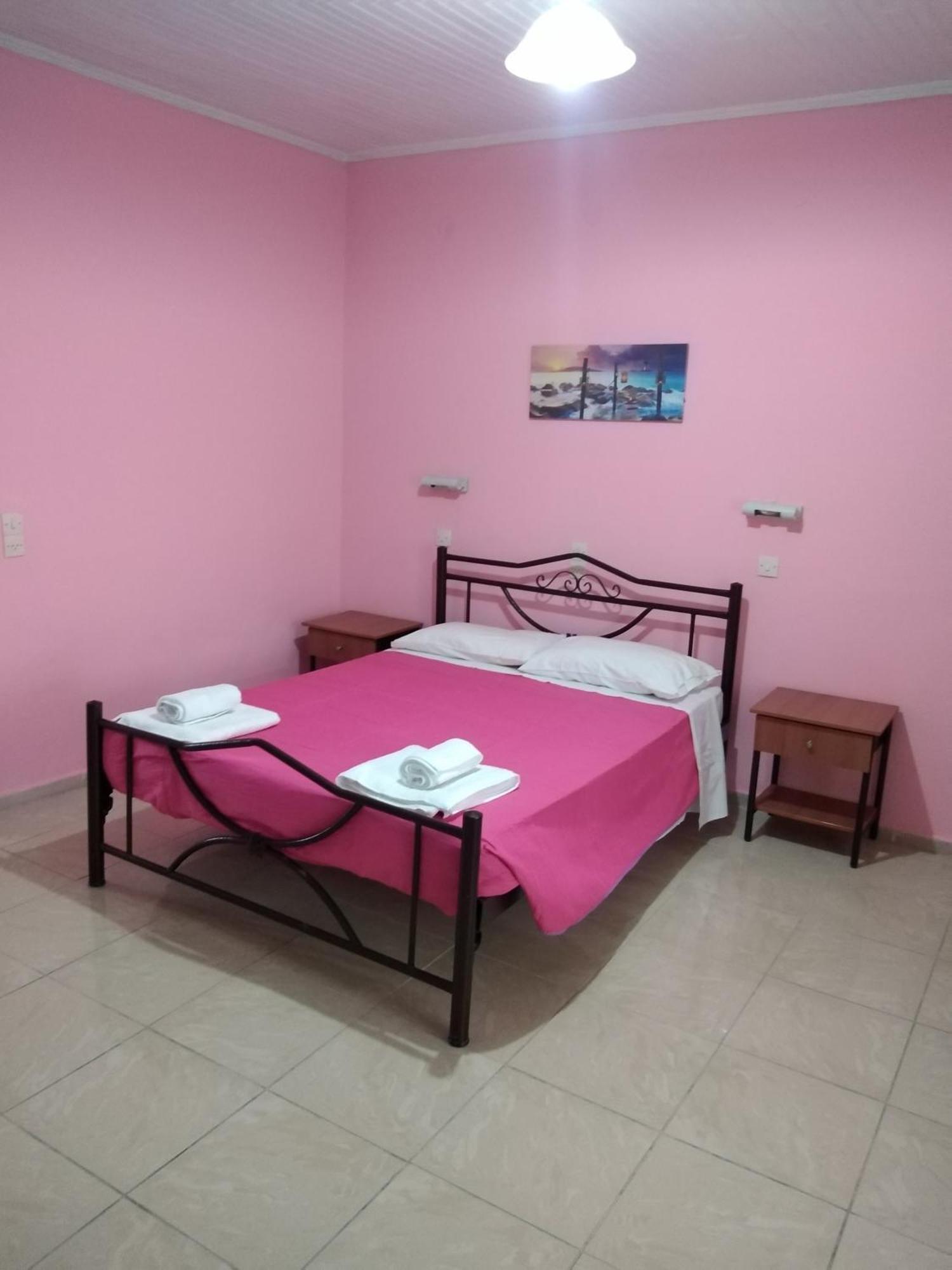 Elena Pool Aparthotel Agios Georgios  Bilik gambar